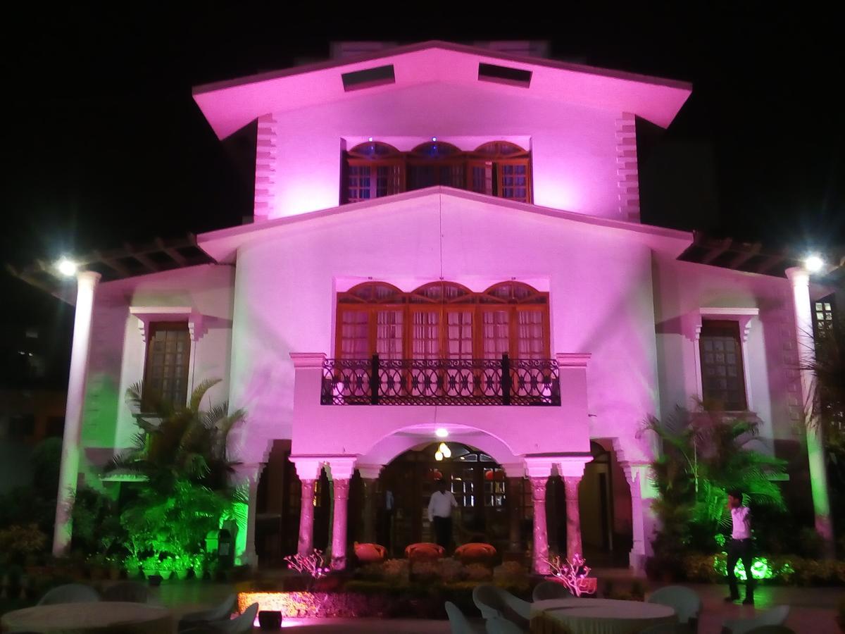 Celebration Hotel And Resort Rewa Extérieur photo