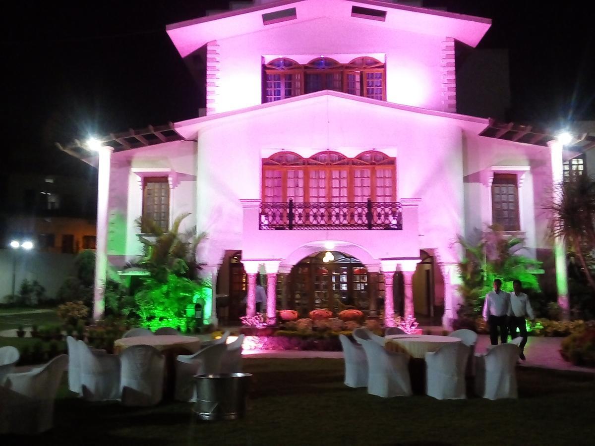 Celebration Hotel And Resort Rewa Extérieur photo